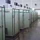 Cabines en verre avec portes en verre. Vitrage givré.